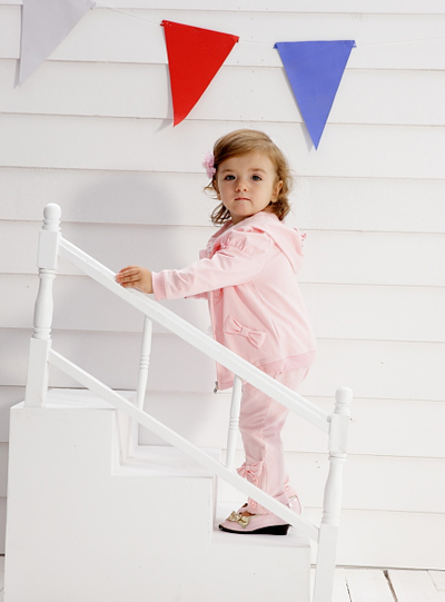 丑丑時尚童裝淡粉色