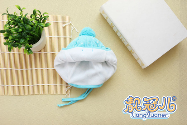 靚冠兒嬰幼兒夾棉保暖護耳帽子細節(jié)展示