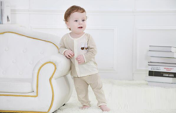 蓓琪兔嬰兒內(nèi)衣2015春夏新款間條長袖對襟套裝0