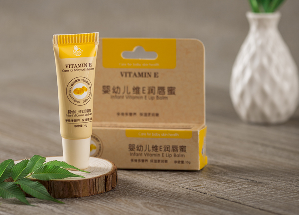 小貝樂嬰幼兒維E潤唇蜜.jpg 小貝樂嬰幼兒維E潤唇蜜.jpg