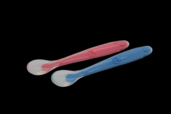 優(yōu)優(yōu)貝比全硅膠嬰兒羹勺.jpg 優(yōu)優(yōu)貝比全硅膠嬰兒羹勺.jpg