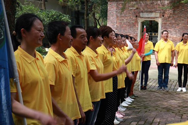 江西三誠(chéng)實(shí)業(yè)有限公司團(tuán)隊(duì).jpg 江西三誠(chéng)實(shí)業(yè)有限公司團(tuán)隊(duì).jpg