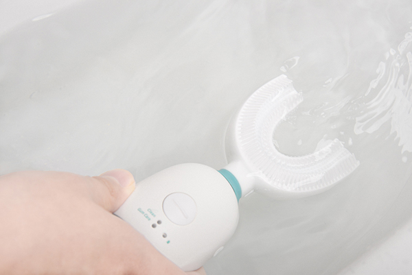 益牙樂成人U型牙刷產品展示 (5).jpg