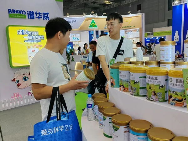 熱情洽談1.jpg 熱情洽談1.jpg