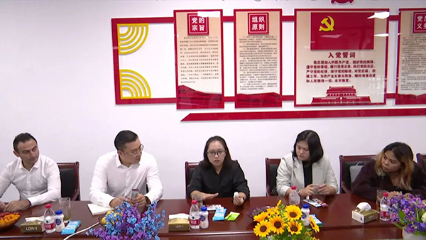 菲律賓客商到我司進行參觀考察3.jpg 菲律賓客商到我司進行參觀考察3.jpg