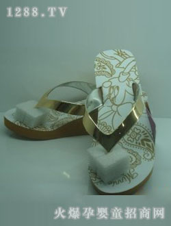 ���SɫŮ��Ь