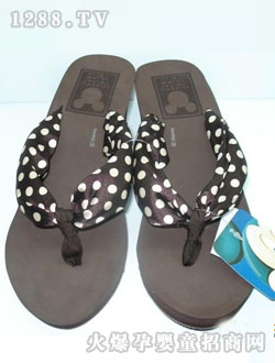 �\��ɫ��Ь