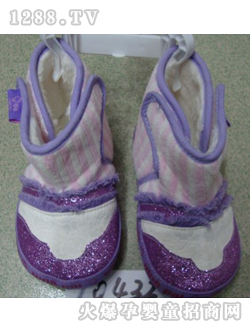 ������ɫ�냺Ь